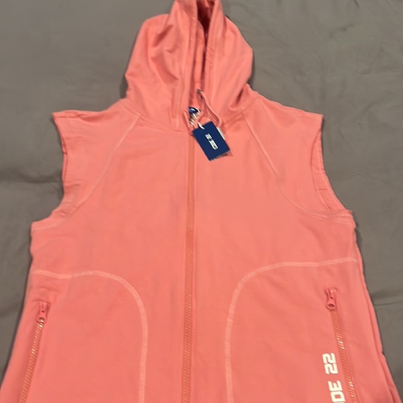NWT coach 22 sleeveless zipper hoodie medium - Picture 2 of 5